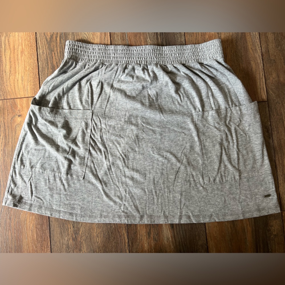 Victorias Secret Pink skirt w/ pockets, sz L